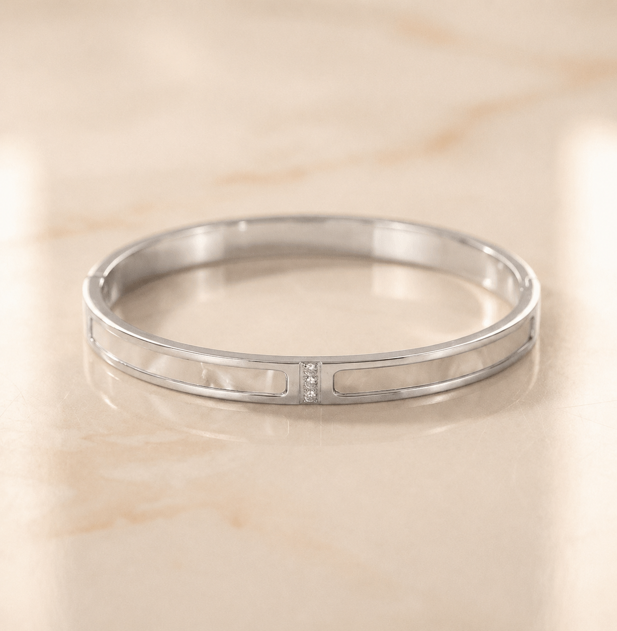 OW WHITE BRACELET