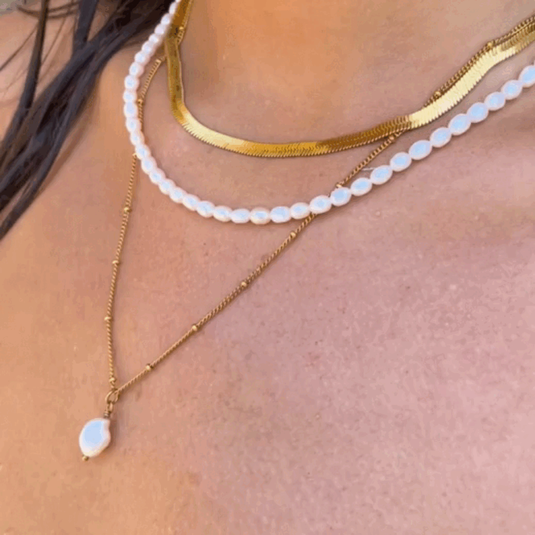 OW LURE NECKLACE