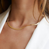 OW LURE NECKLACE