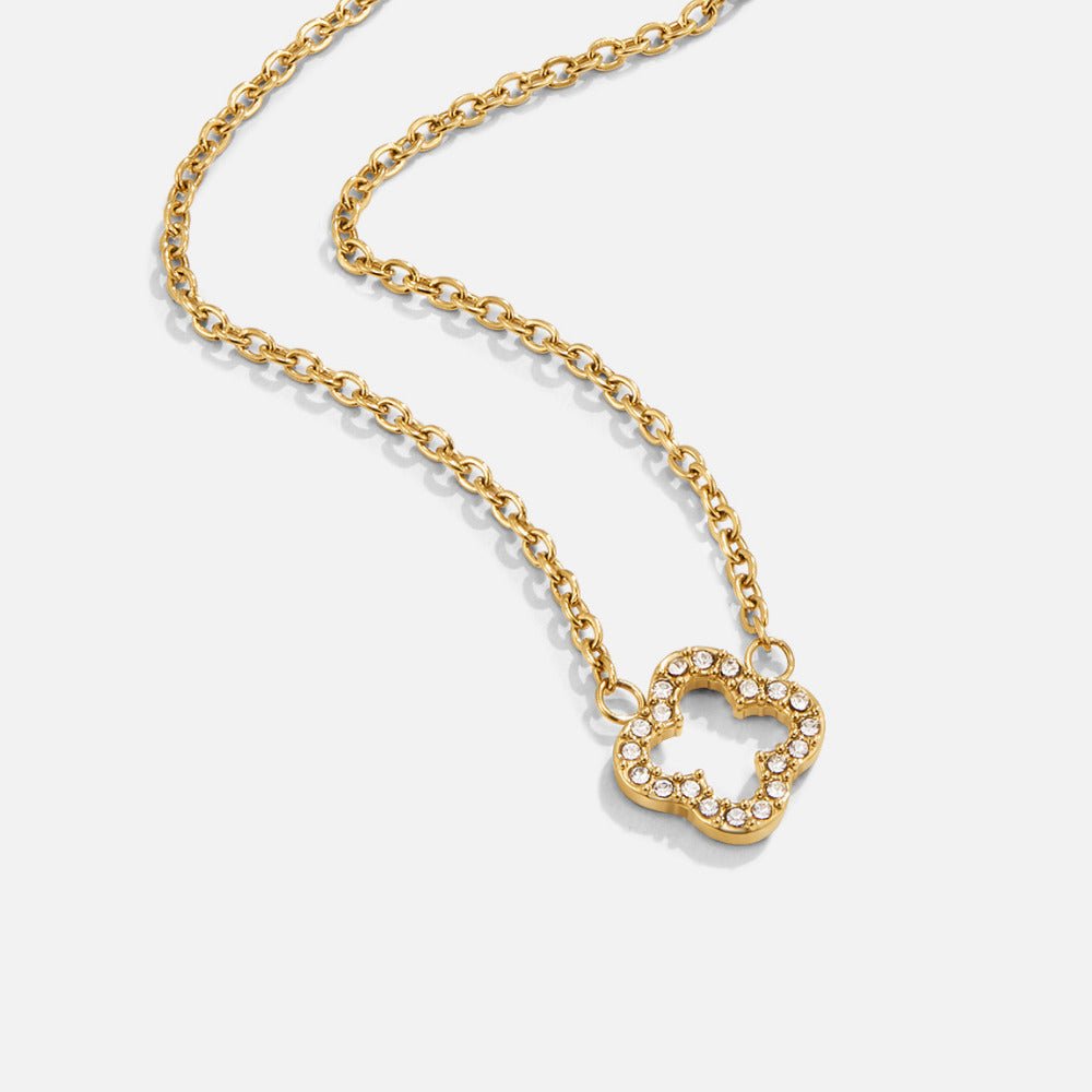 OW CRYSTAL CLOVER NECKLACE