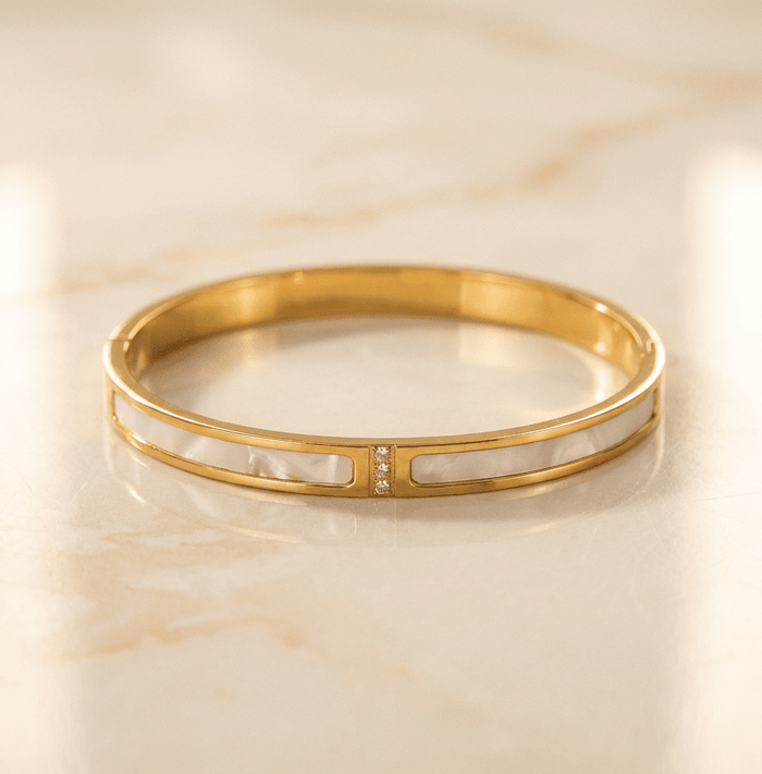 OW WHITE BRACELET